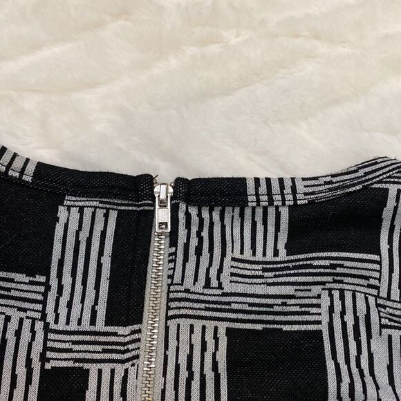 LuLaRoe Geometric Black & White Minimalist And Modern Dress - Picture 13 of 14